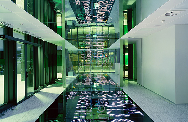 LED підлога в університеті, Швейцарія